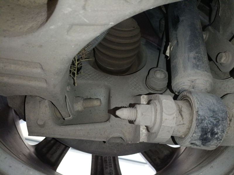 Recambio de mangueta trasera izquierda para land rover discovery sport (l550) 2.2 d 4x4 referencia OEM IAM   