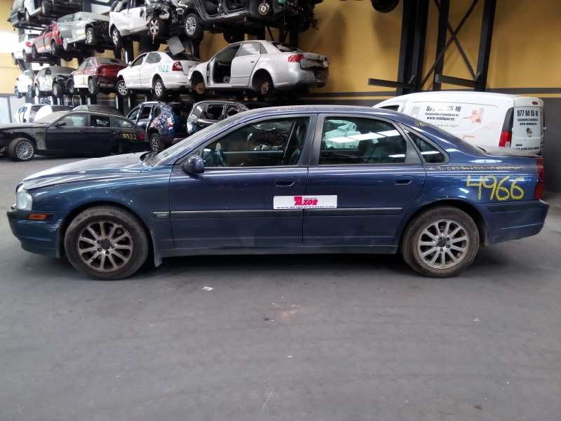 volvo s80 berlina del año 2000