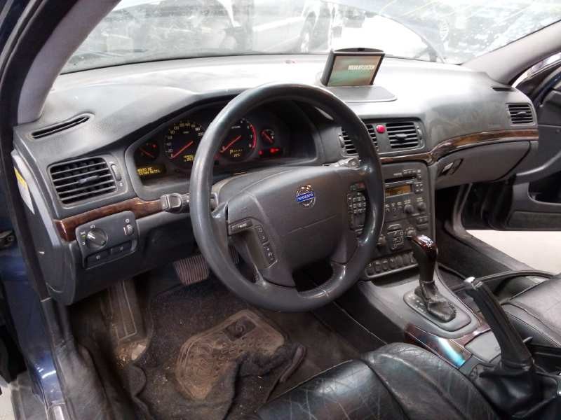 volvo s80 berlina del año 2000
