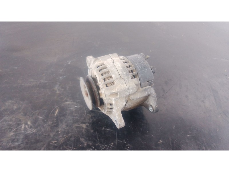 Recambio de alternador para nissan terrano ii (r20) 2.7 tdi 4wd referencia OEM IAM 231007F001 0123310051 
