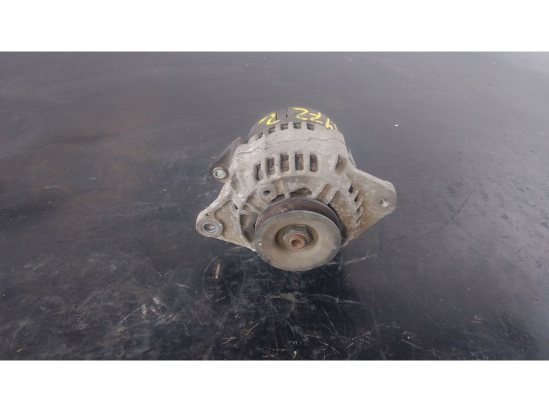 Recambio de alternador para nissan terrano ii (r20) 2.7 tdi 4wd referencia OEM IAM 231007F001 0123310051 