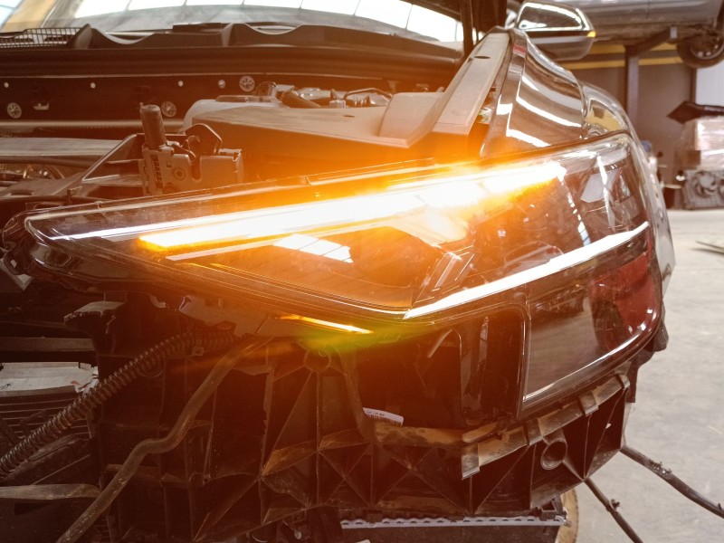 Recambio de faro izquierdo xenon para audi q8 (4mn, 4mt) 55 tfsi mild hybrid quattro referencia OEM IAM 4M8941039  