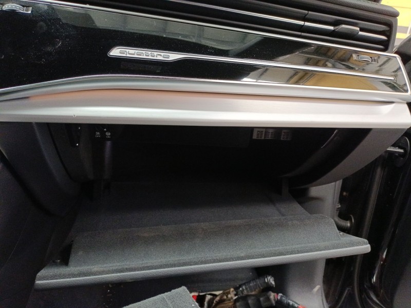 Recambio de guantera para audi q8 (4mn, 4mt) 55 tfsi mild hybrid quattro referencia OEM IAM   