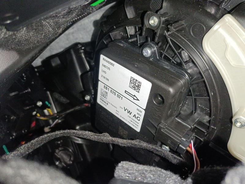 Recambio de ventilador calefaccion para audi q8 (4mn, 4mt) 55 tfsi mild hybrid quattro referencia OEM IAM 8B1820021  