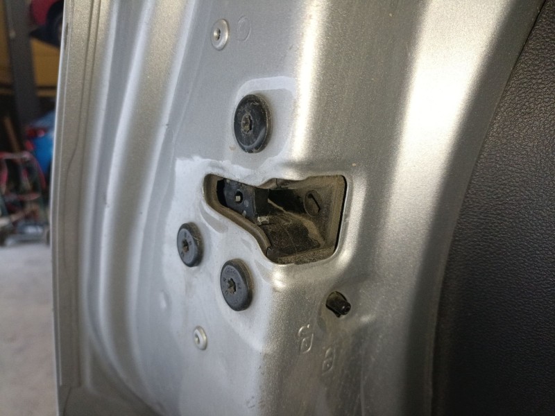 Recambio de cerradura puerta trasera izquierda para renault captur i (j5_, h5_) 1.5 dci 90 referencia OEM IAM   