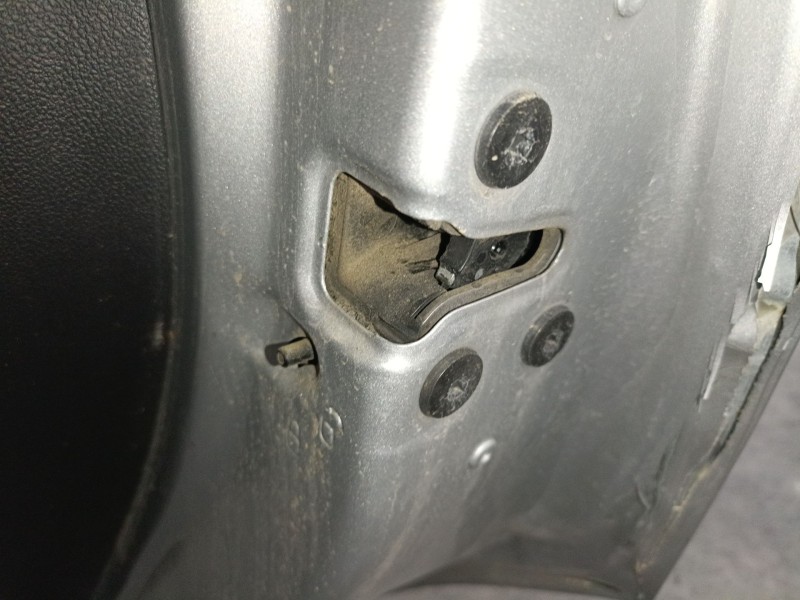 Recambio de cerradura puerta trasera derecha para renault captur i (j5_, h5_) 1.5 dci 90 referencia OEM IAM   