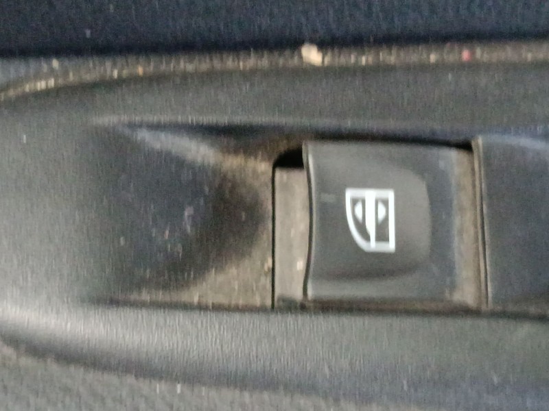 Recambio de mando elevalunas trasero derecho para renault captur i (j5_, h5_) 1.5 dci 90 referencia OEM IAM   