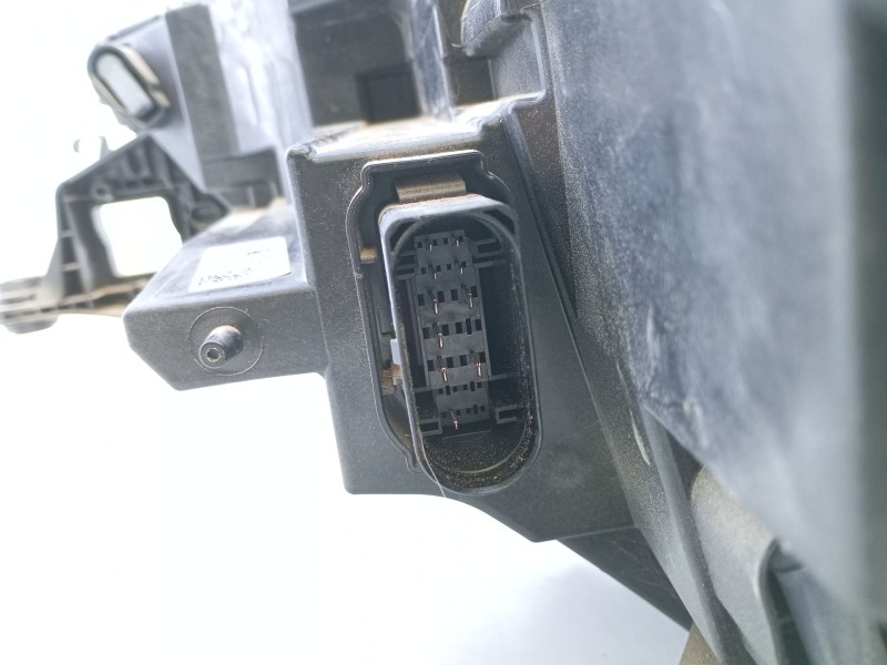 Recambio de faro derecho xenon para skoda kamiq (nw4) 1.0 tsi referencia OEM IAM 655941016B  