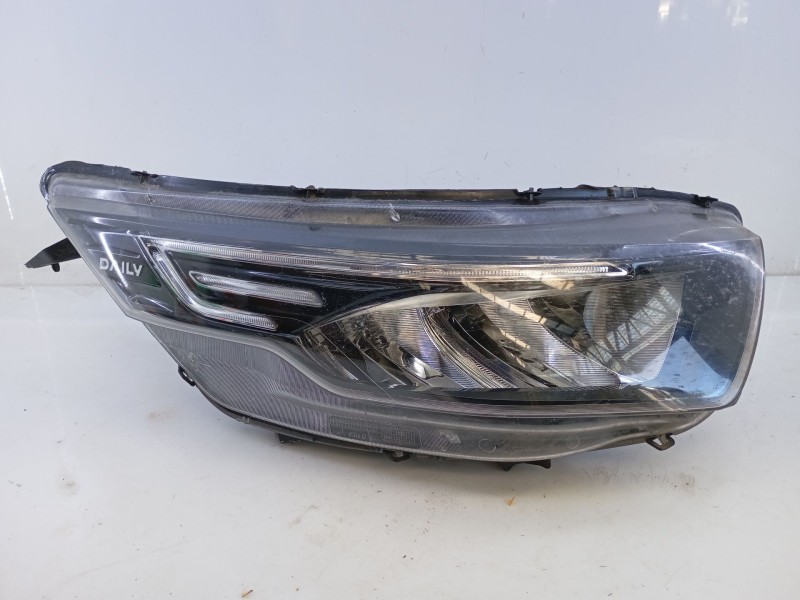 Recambio de faro derecho xenon para iveco daily vi furgoneta 35s18, 35c18, 40c18, 50c18, 60c18, 65c18, 70c18 referencia OEM IAM 