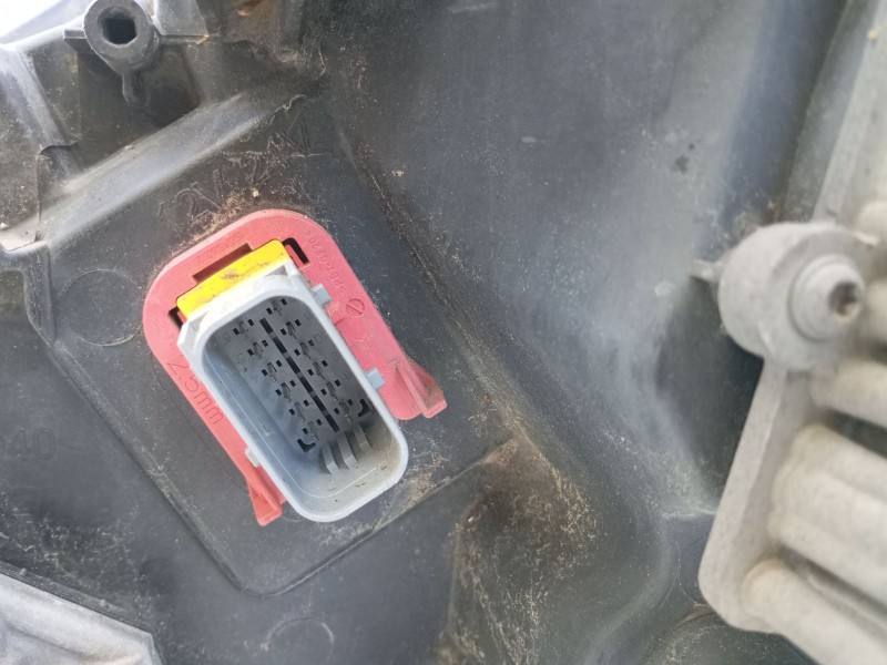 Recambio de faro derecho xenon para iveco daily vi furgoneta 35s18, 35c18, 40c18, 50c18, 60c18, 65c18, 70c18 referencia OEM IAM 