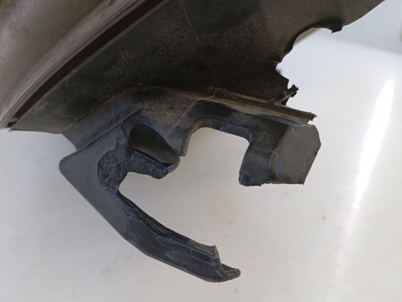 Recambio de faro derecho xenon para iveco daily vi furgoneta 35s18, 35c18, 40c18, 50c18, 60c18, 65c18, 70c18 referencia OEM IAM 