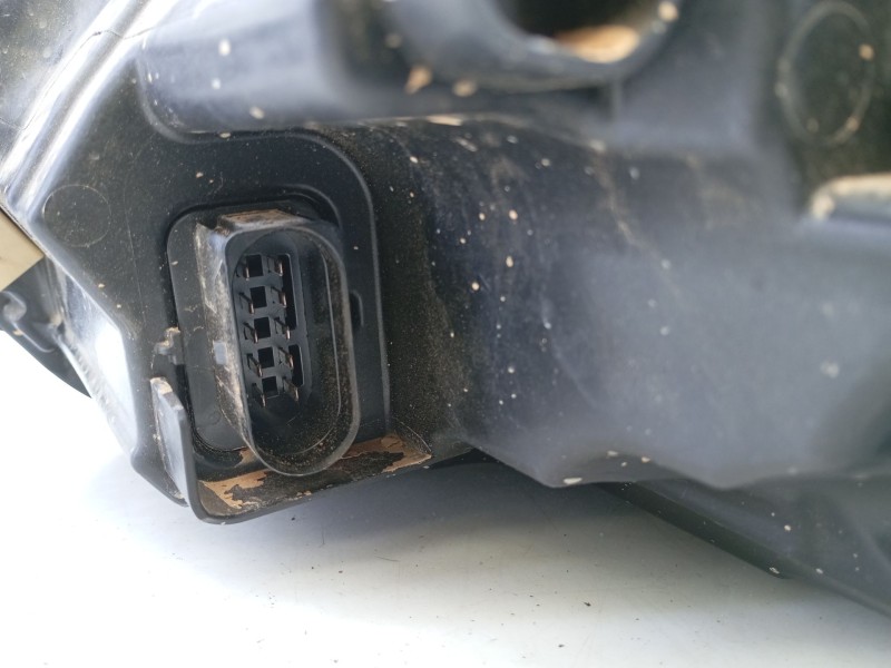 Recambio de faro derecho xenon para volkswagen polo vi (aw1, bz1, ae1) 1.0 tsi referencia OEM IAM 2G1941006D 73467394 