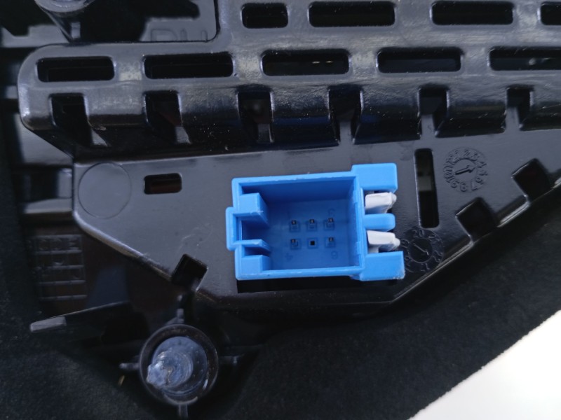 Recambio de piloto trasero derecho porton para audi a1 sportback (gba) 30 tfsi referencia OEM IAM 82A945094B RE28990001 