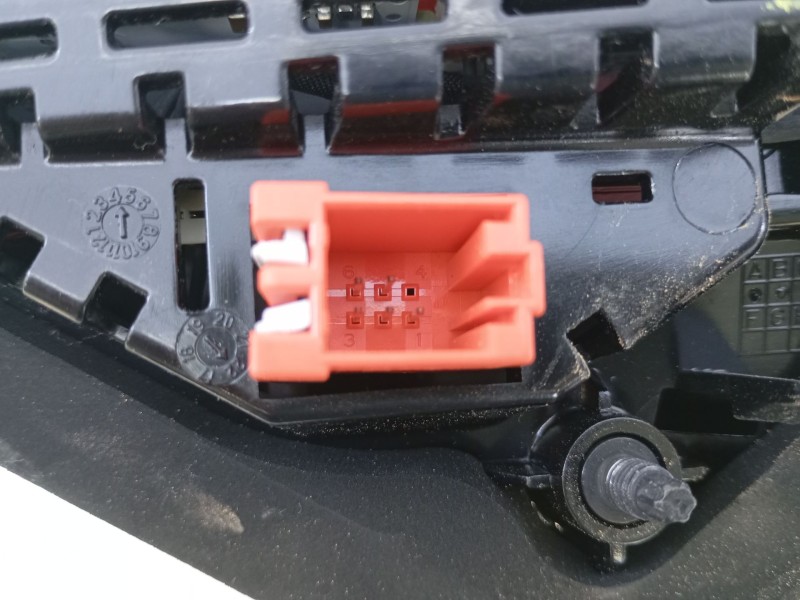 Recambio de piloto trasero izquierdo porton para audi a1 sportback (gba) 30 tfsi referencia OEM IAM 82A945093B RE28990000 