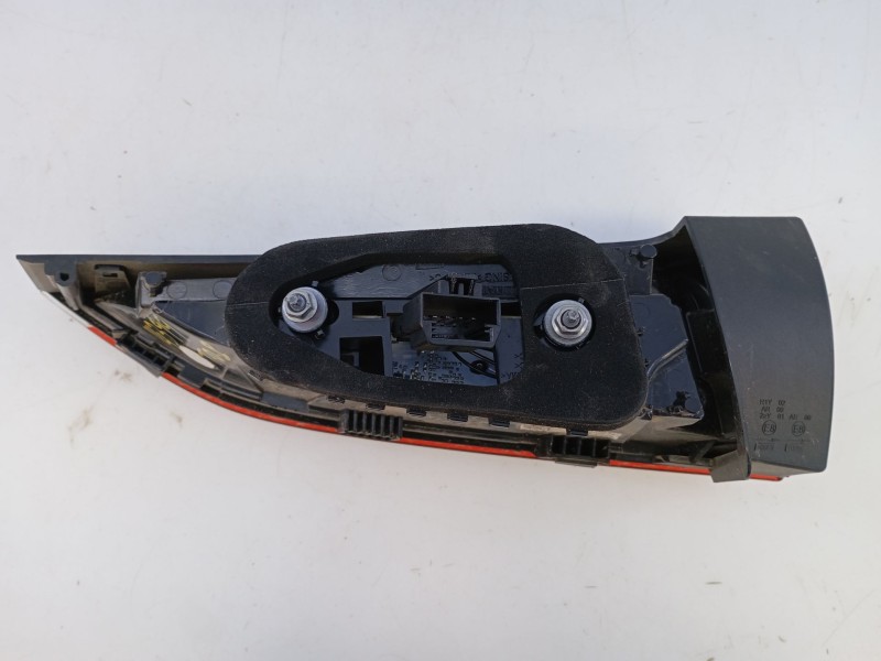 Recambio de piloto trasero derecho porton para skoda scala (nw1) 1.0 tsi referencia OEM IAM 657945308B  