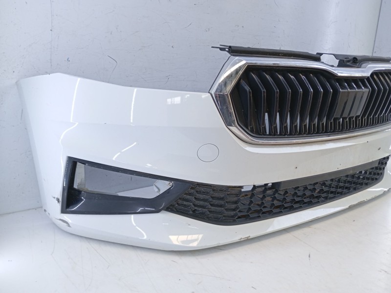Recambio de paragolpes delantero para skoda fabia iv (pj3) 1.0 tsi referencia OEM IAM   
