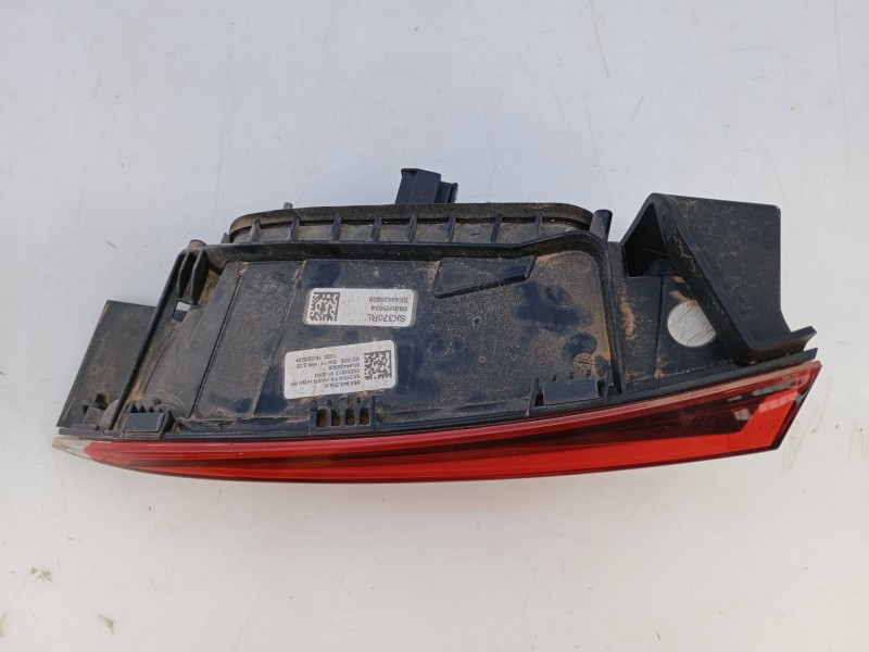 Recambio de piloto trasero derecho porton para skoda kamiq (nw4) 1.0 tsi referencia OEM IAM 658945308A  
