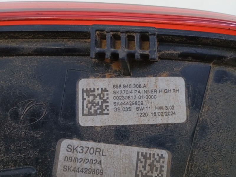 Recambio de piloto trasero derecho porton para skoda kamiq (nw4) 1.0 tsi referencia OEM IAM 658945308A  