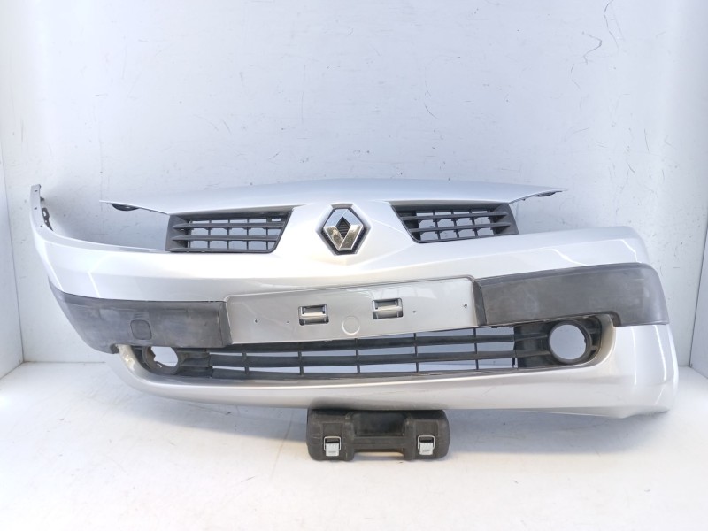Recambio de paragolpes delantero para renault megane ii berlina 5p referencia OEM IAM   