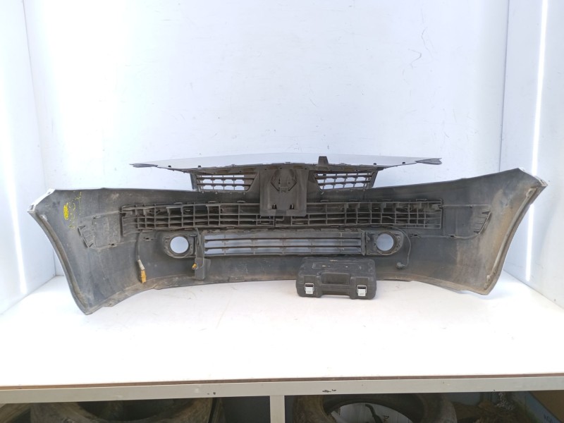 Recambio de paragolpes delantero para renault megane ii berlina 5p referencia OEM IAM   