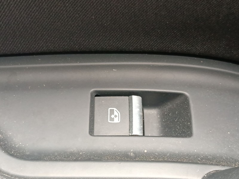 Recambio de mando elevalunas trasero izquierdo para audi q5 (fyb, fyg) 35 tdi mild hybrid referencia OEM IAM   