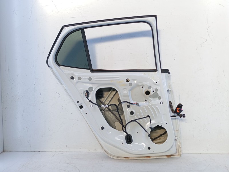 Recambio de puerta trasera izquierda para skoda fabia iv (pj3) 1.0 tsi referencia OEM IAM   