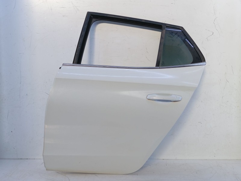 Recambio de puerta trasera izquierda para skoda fabia iv (pj3) 1.0 tsi referencia OEM IAM   