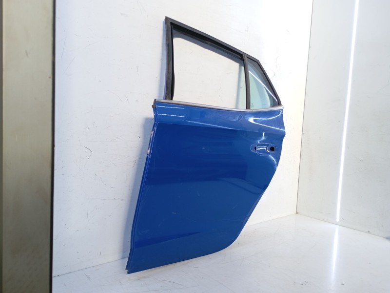 Recambio de puerta trasera izquierda para skoda fabia iv (pj3) 1.0 tsi referencia OEM IAM   