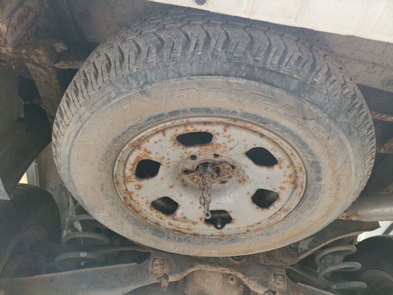 Recambio de neumatico repuesto para nissan pathfinder iii (r51) 2.5 dci 4wd referencia OEM IAM   