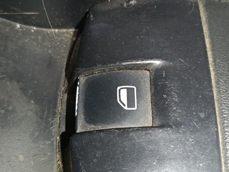 Recambio de mando elevalunas delantero derecho para audi a3 (8p1) 2.0 tdi 16v referencia OEM IAM   