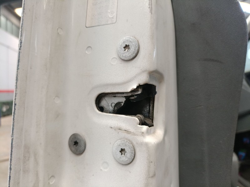 Recambio de cerradura puerta delantera izquierda para iveco daily iv caja/chasis 35c12, 35s12 referencia OEM IAM   