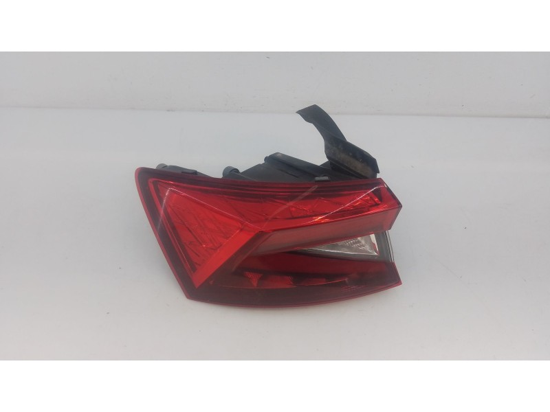 Recambio de piloto trasero izquierdo para skoda fabia iv (pj3) 1.0 tsi referencia OEM IAM   