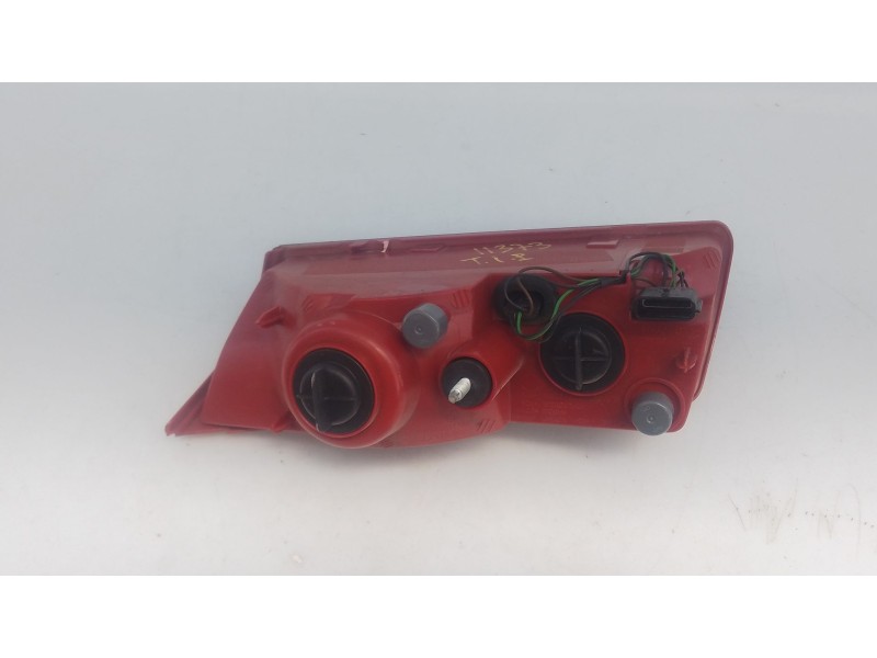 Recambio de piloto trasero izquierdo porton para renault laguna coupe gt referencia OEM IAM   