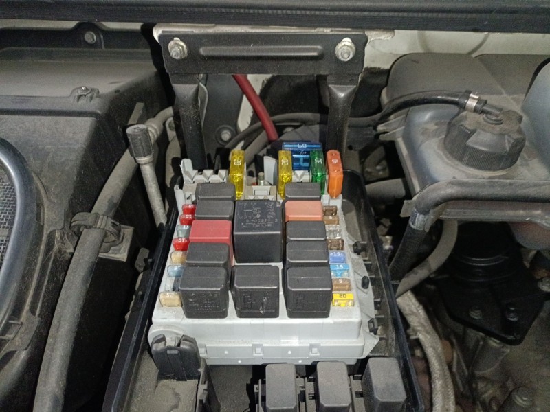 Recambio de caja reles / fusibles para iveco daily iv caja/chasis 35c12, 35s12 referencia OEM IAM   