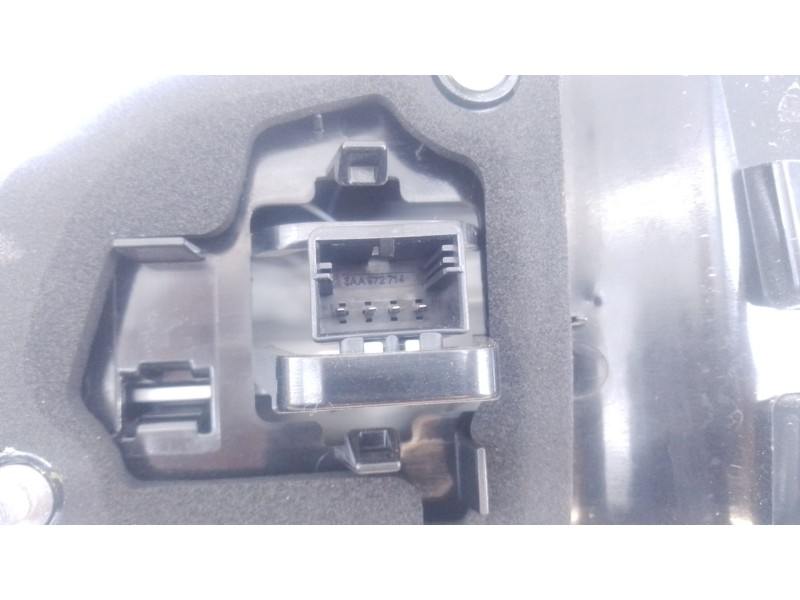 Recambio de piloto trasero central para volkswagen taigo (cs1) 1.0 tsi referencia OEM IAM   