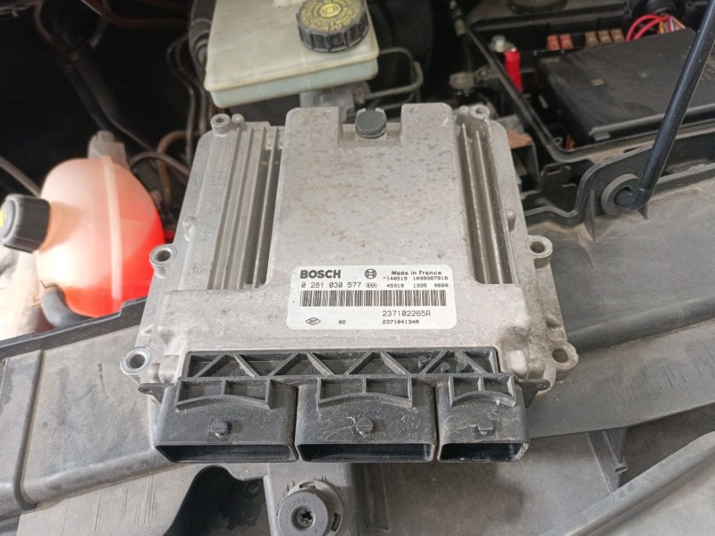 Recambio de centralita motor uce para renault master iii caja/chasis (ev, hv, uv) 2.3 dci 125 fwd (ev0c, ev0d, ev0j, hv0c, hv0d,
