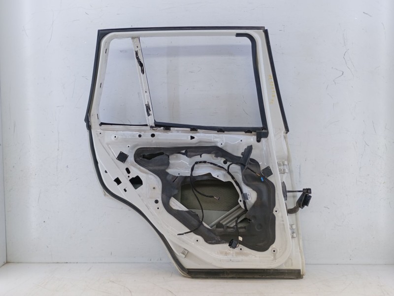 Recambio de puerta trasera izquierda para bmw x3 (e83) 2.0d referencia OEM IAM   