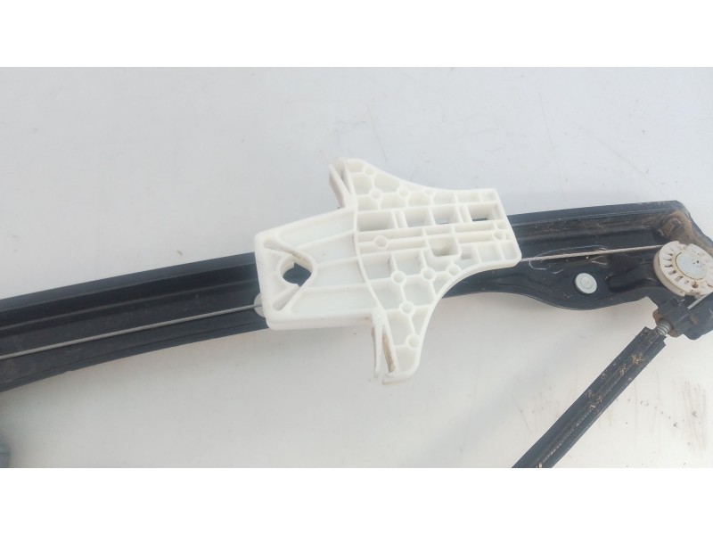 Recambio de elevalunas trasero izquierdo para skoda fabia iv (pj3) 1.0 tsi referencia OEM IAM   