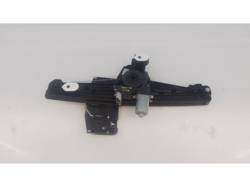 Recambio de elevalunas trasero derecho para peugeot 208 ii (ub_, up_, uw_, uj_) 1.2 puretech 100 referencia OEM IAM   