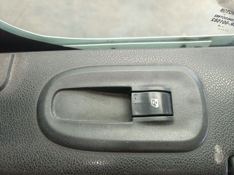 Recambio de mando elevalunas delantero derecho para renault master iii caja/chasis (ev, hv, uv) 2.3 dci 125 fwd (ev0c, ev0d, ev0