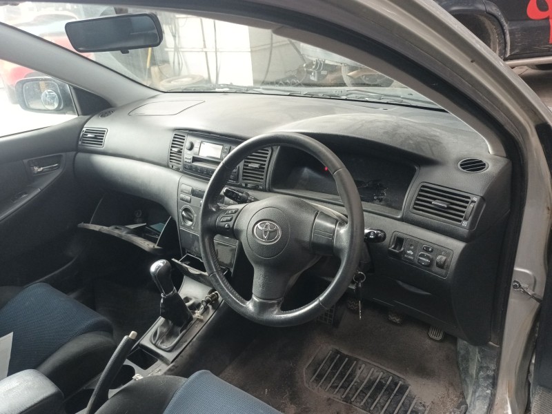 toyota corolla (_e12_) del año 2008