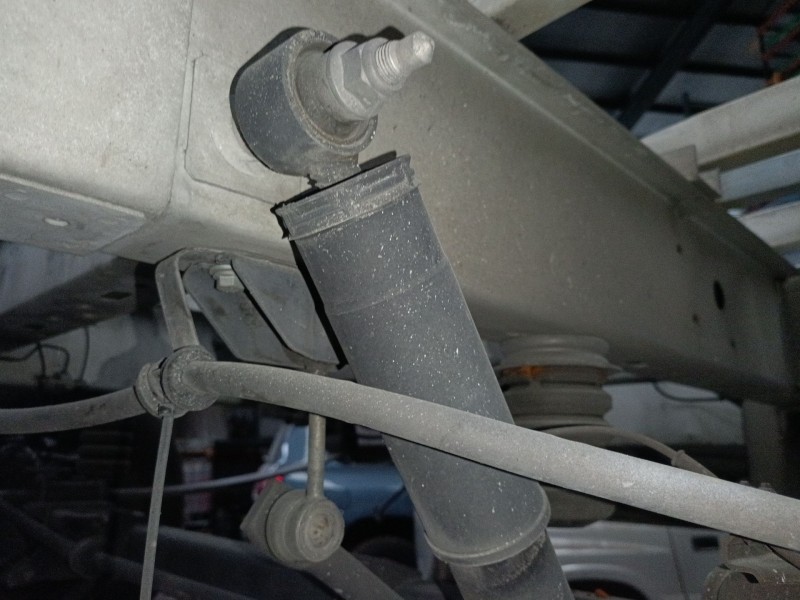 Recambio de amortiguador trasero izquierdo para renault master iii caja/chasis (ev, hv, uv) 2.3 dci 125 fwd (ev0c, ev0d, ev0j, h