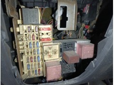 CAJA RELES / FUSIBLES 