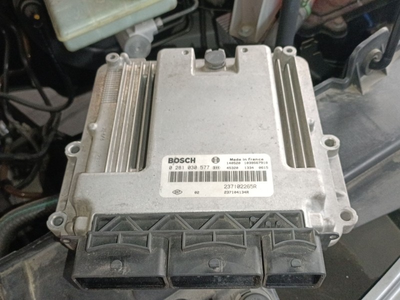 Recambio de centralita motor uce para renault master iii caja/chasis (ev, hv, uv) 2.3 dci 125 fwd (ev0c, ev0d, ev0j, hv0c, hv0d,