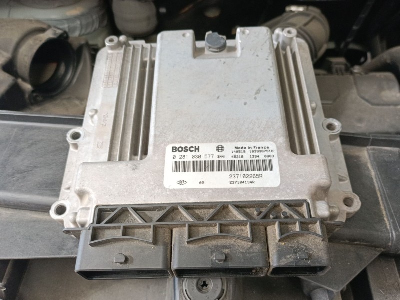 Recambio de centralita motor uce para renault master iii caja/chasis (ev, hv, uv) 2.3 dci 125 fwd (ev0c, ev0d, ev0j, hv0c, hv0d,