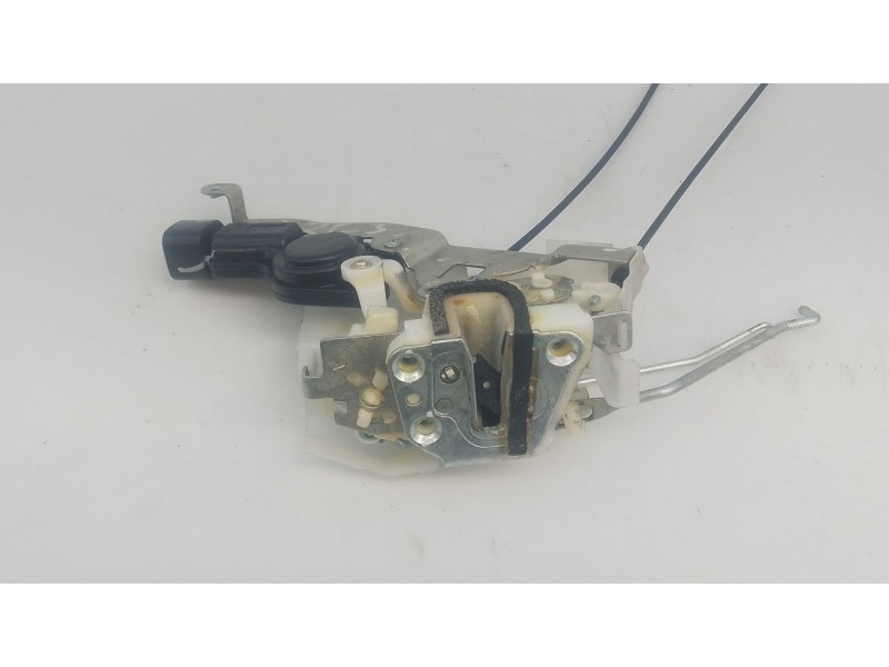 Recambio de cerradura puerta delantera derecha para suzuki alto amf 310 ga referencia OEM IAM   