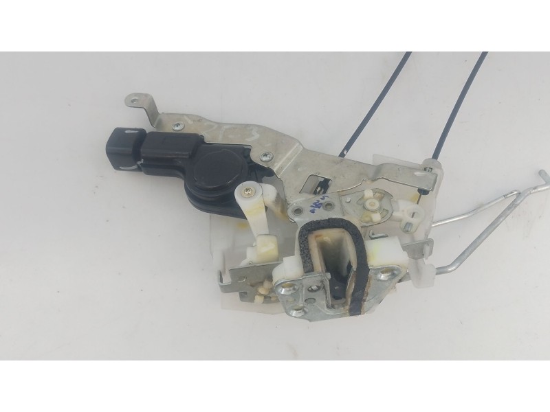 Recambio de cerradura puerta delantera derecha para suzuki alto amf 310 ga referencia OEM IAM   