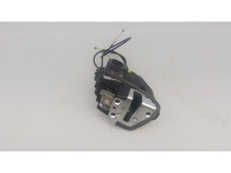 Recambio de cerradura puerta trasera derecha para toyota auris (_e18_) 1.4 d-4d (nde180_) referencia OEM IAM   