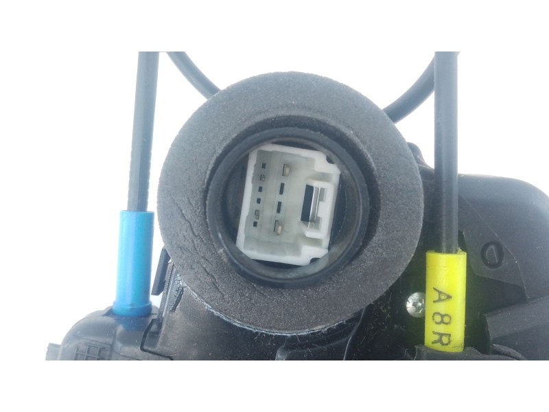 Recambio de cerradura puerta trasera derecha para toyota auris (_e18_) 1.4 d-4d (nde180_) referencia OEM IAM   