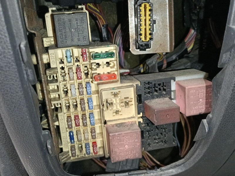 Recambio de caja reles / fusibles para renault master iii caja/chasis (ev, hv, uv) 2.3 dci 125 fwd (ev0c, ev0d, ev0j, hv0c, hv0d